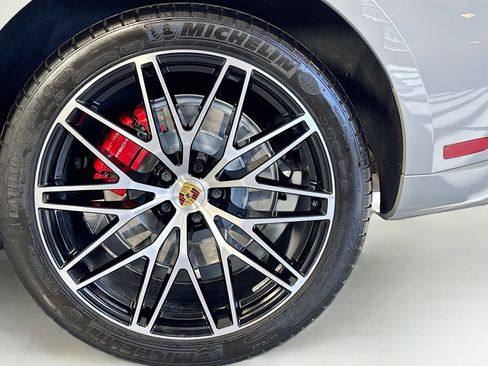 Used 2023 Porsche Macan GTS image 30