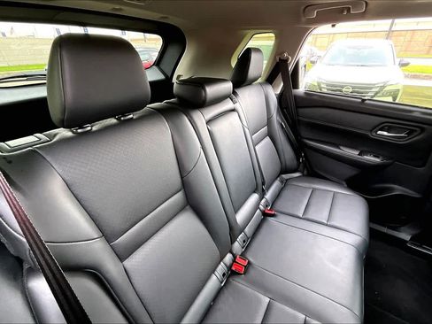 Certified 2024 Nissan Rogue SV w/ SV Premium Package image 19