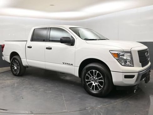Used 2024 Nissan Titan SV AWD/4WD image 1
