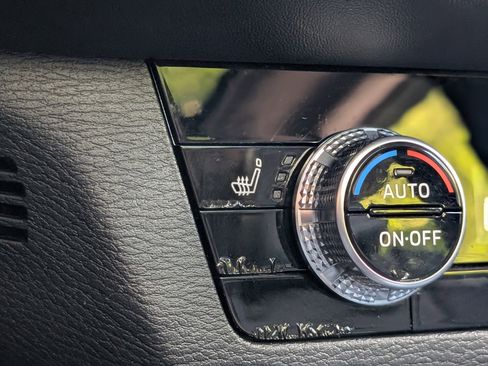 Used 2023 Mitsubishi Outlander SE FWD image 38