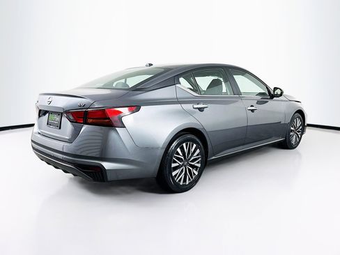 Used 2024 Nissan Altima 2.5 SV image 9