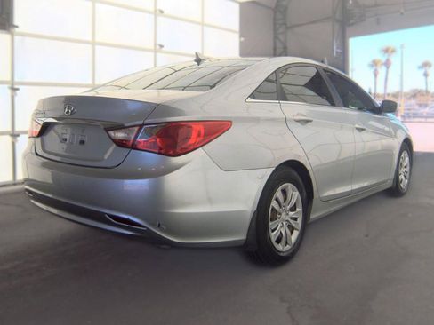 Used 2011 Hyundai Sonata GLS FWD image 4