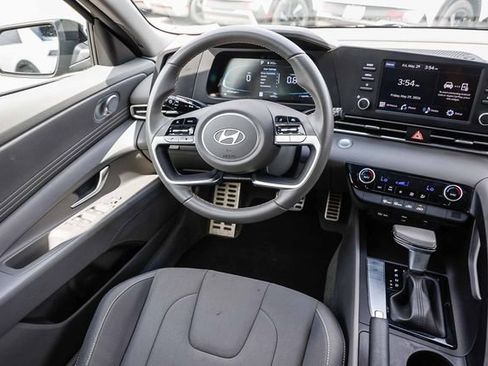Certified 2025 Hyundai Elantra Sport FWD image 17