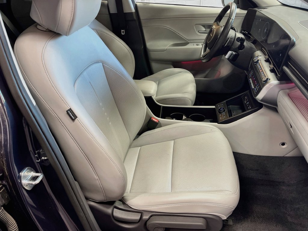 Used 2025 Hyundai Kona Limited AWD/4WD image 29