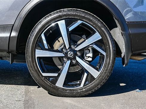 Used 2022 Nissan Rogue Sport SL image 11