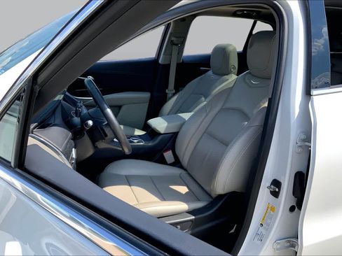 Used 2019 Cadillac XT4 Premium Luxury w/ Cold Weather Package FWD image 7