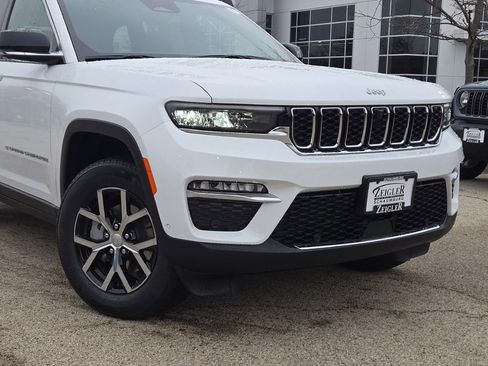 New 2025 Jeep Grand Cherokee Limited w/ Luxury Tech Group II image 2