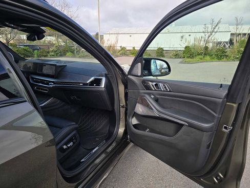 Used 2025 BMW X7 M60i w/ Executive Package image 12