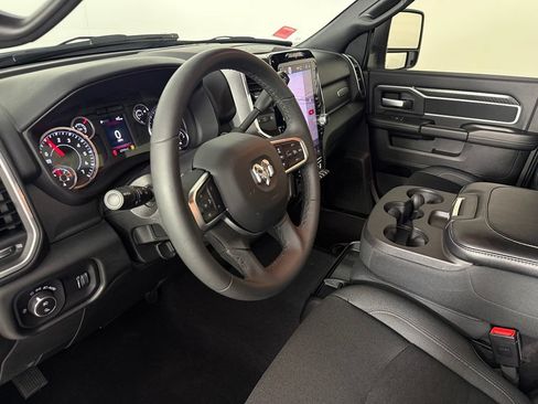 Used 2025 RAM 2500 Big Horn AWD/4WD image 15