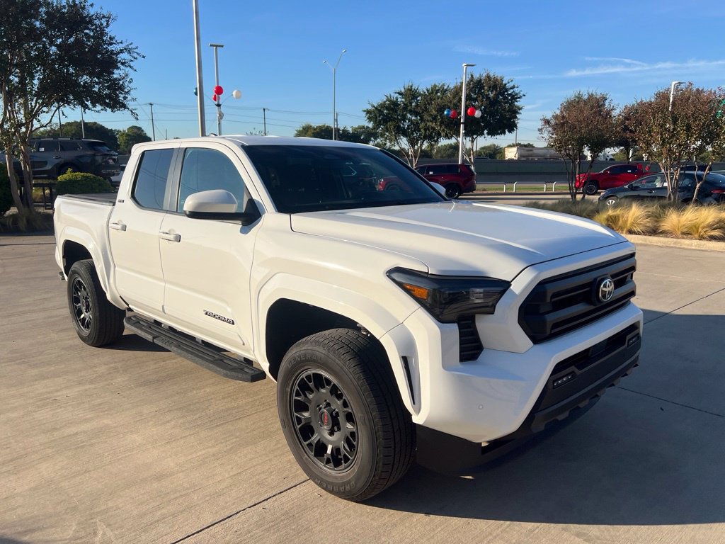 Used 2024 Toyota Tacoma SR5 AWD/4WD image 23