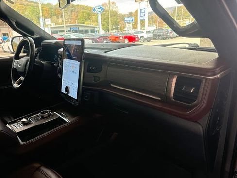 Certified 2023 Ford Expedition Limited image 22