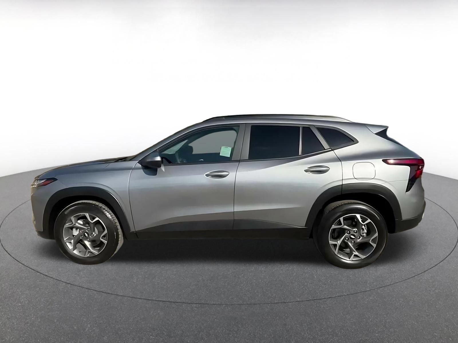 Used 2026 Nissan Rogue SV AWD/4WD image 8