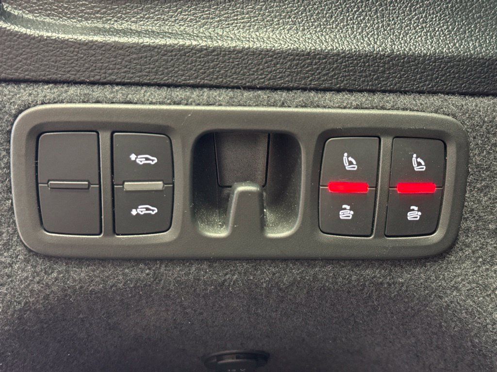 Used 2021 Audi SQ7 Premium Plus AWD/4WD image 32