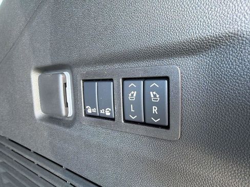 New 2025 GMC Yukon XL Denali w/ Sun & Power Step Package AWD/4WD image 13