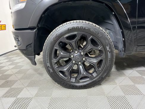 Used 2019 RAM 1500 Laramie AWD/4WD image 10