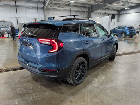 Used 2024 GMC Terrain SLE w/ Driver Convenience Package AWD/4WD image 3