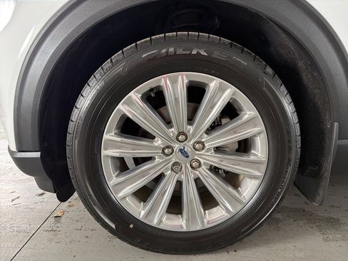 Used 2020 Ford Explorer Limited image 4