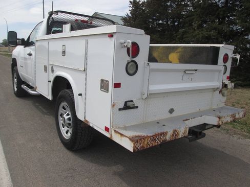Used 2011 Chevrolet Silverado 2500 W/T AWD/4WD image 8