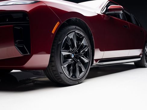 Used 2023 BMW i7 xDrive60 w/ Parking Assistance Package image 75