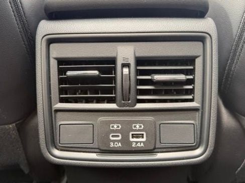 Used 2026 Subaru Forester Premium AWD/4WD image 18