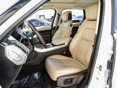 Used 2019 Land Rover Range Rover Sport HSE image 18