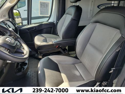 Used 2025 RAM ProMaster 2500 w/ Convenience Group FWD image 18