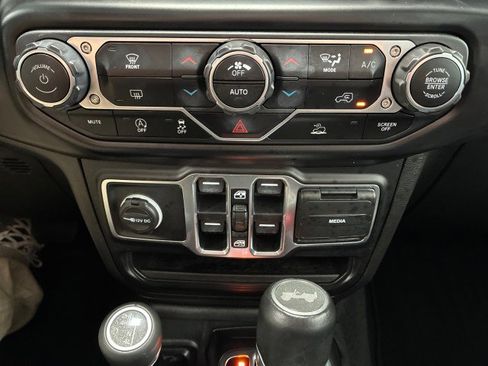 Used 2021 Jeep Wrangler Unlimited Sahara image 22