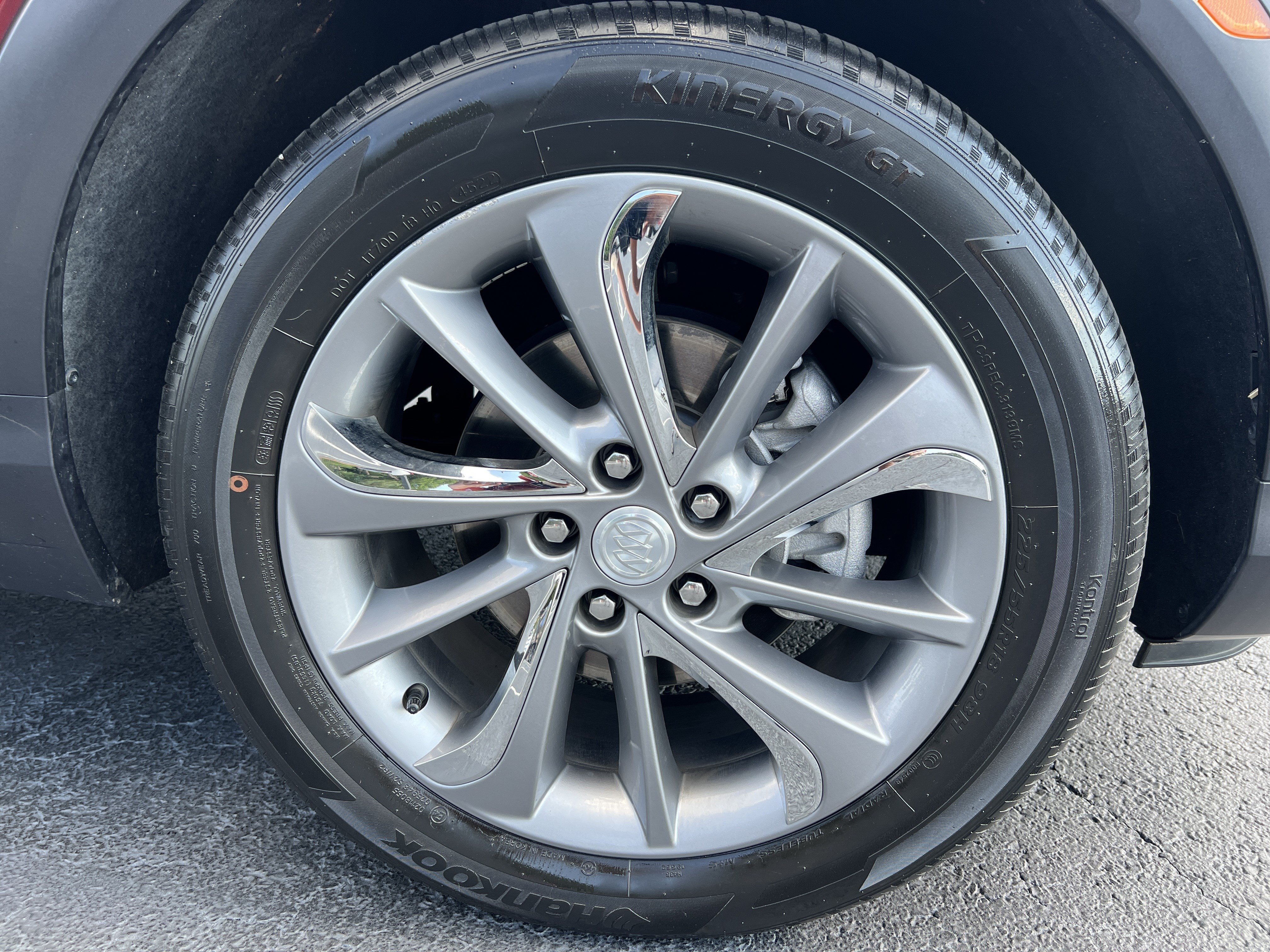 Used 2023 Buick Encore GX Essence w/ Experience Buick Package FWD image 12