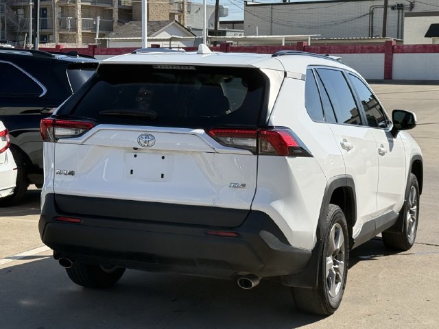 Used 2023 Toyota RAV4 XLE FWD image 4