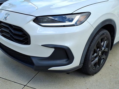 Used 2024 Honda HR-V Sport image 17