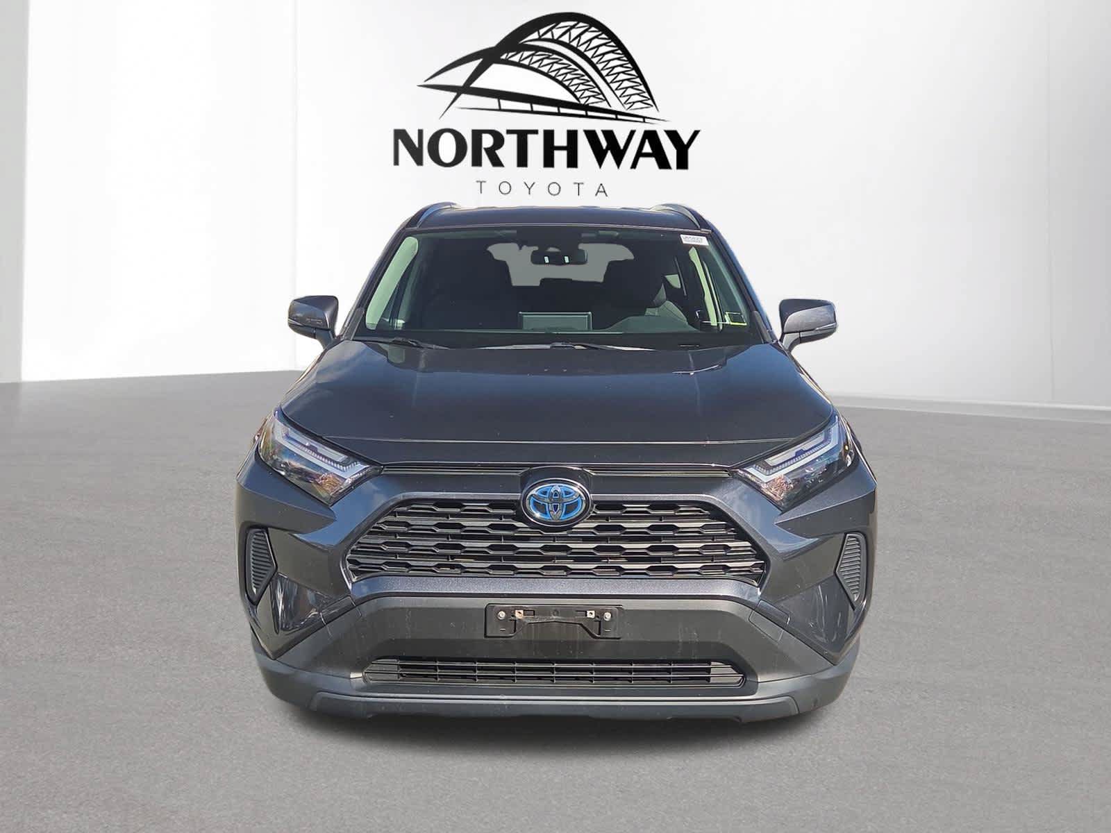 Used 2023 Toyota RAV4 XLE w/ XLE Grade Weather Package AWD/4WD image 8