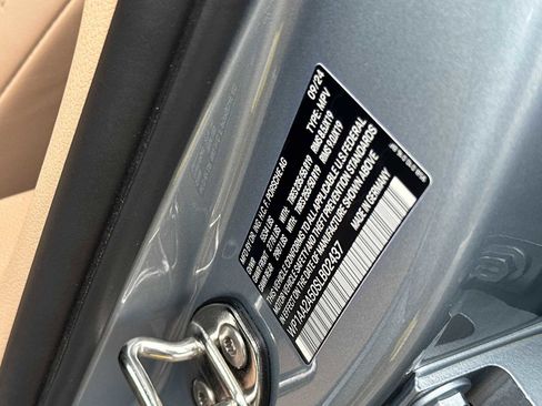 Used 2025 Porsche Macan image 28