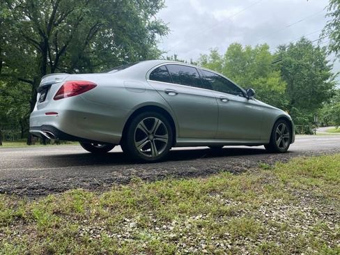 Used 2017 Mercedes-Benz E 300 4MATIC image 7