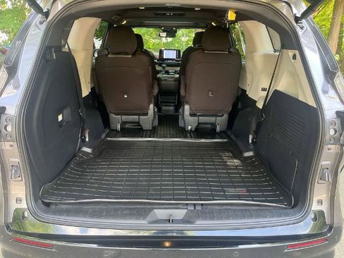 Used 2024 Toyota Sienna Platinum FWD image 25