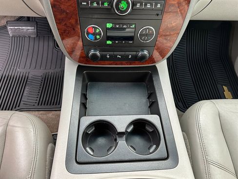 Used 2012 Chevrolet Suburban LT w/ Luxury Package image 20