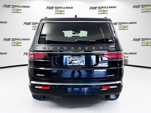 Used 2024 Jeep Wagoneer Series II w/ Flexible Seating Group AWD/4WD image 6