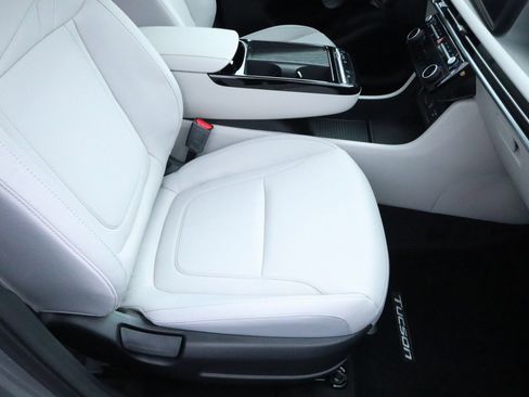 New 2026 Hyundai Tucson Blue SE image 17