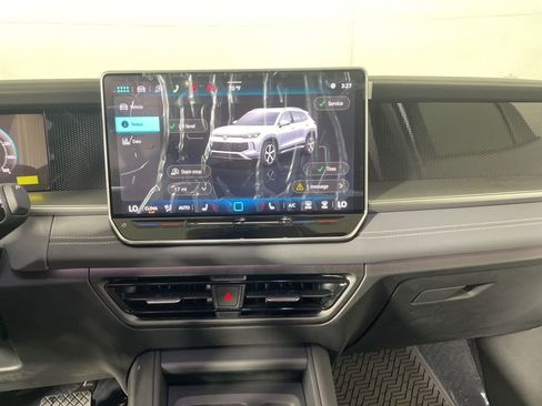 New 2026 Volkswagen Tiguan SE image 15