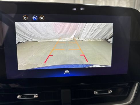 Used 2025 Chevrolet Equinox LT FWD image 30
