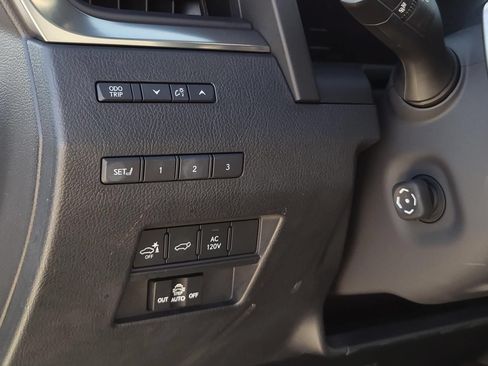Used 2025 Lexus GX 550 w/ Accessory Package (2T) AWD/4WD image 19