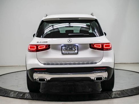 Used 2023 Mercedes-Benz GLB 250 image 3