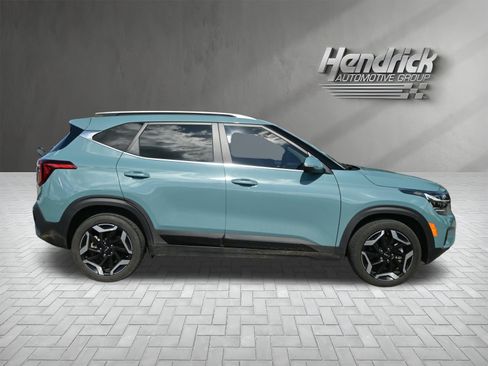 Used 2024 Kia Seltos SX w/ SX Sunroof Package AWD/4WD image 10