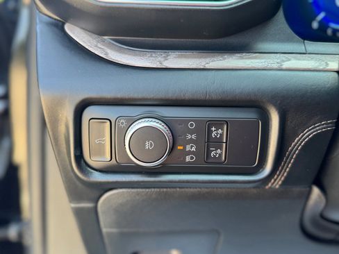 Used 2020 Ford Explorer Platinum w/ Premium Technology Package image 7