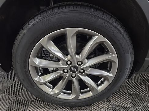 Used 2022 Lincoln Corsair AWD w/ Premium Package image 17