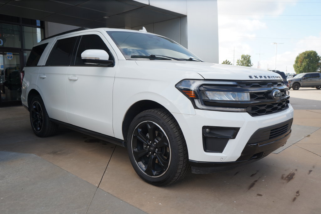 Certified 2022 Ford Expedition Limited AWD/4WD image 3