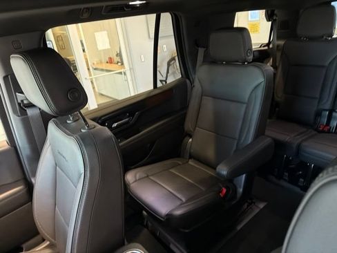 Used 2026 GMC Yukon Denali w/ Sun & Power Step Package AWD/4WD image 22