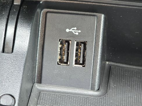 Used 2019 INFINITI QX30 w/ Navigation Package image 9