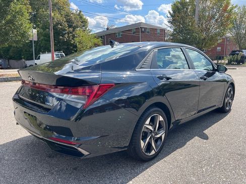 Used 2022 Hyundai Elantra Limited image 5
