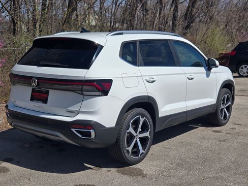 New 2026 Volkswagen Taos SEL AWD/4WD image 5