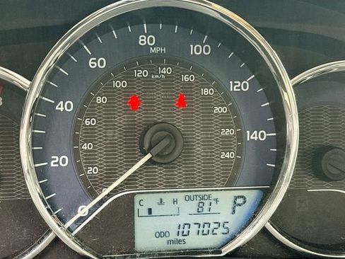 Used 2015 Toyota Corolla LE FWD image 11